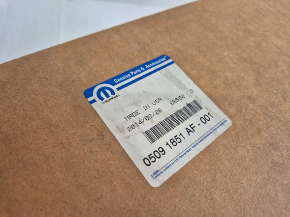 Jeep OE 05091851AF Center panel 05091851af jeep grand cherokee wk2 lift