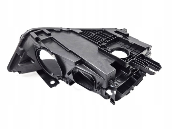 DParts Obudowa reflektora Audi Q3 8U Xenon lift lewa (2014-2018) Reflekotra housing xenon lamp can - audi q3 8u lift 14-18 left