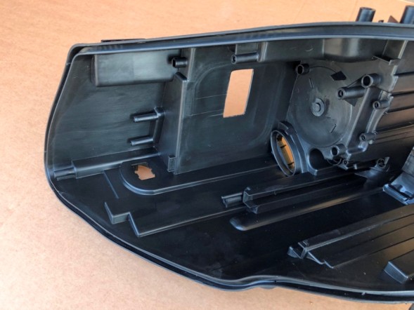 WOLLER L.169/90. Cartridge housing can headlight lamp left side for x117 w117 2013-2016