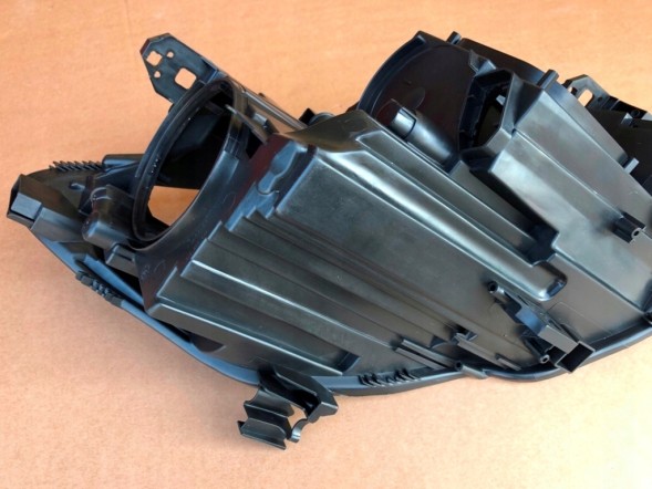 WOLLER L.169/90. Cartridge housing can headlight lamp left side for x117 w117 2013-2016