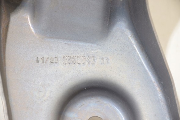 BMW OE 6885045 6885046 6885043 6885044 BMW Bmw x7 g07 left right handle bracket paw beams sled suspension rear
