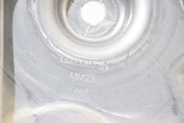 BMW OE 6885045 6885046 6885043 6885044 BMW Bmw x7 g07 left right handle bracket paw beams sled suspension rear