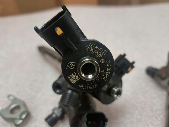 Renault OE 0445110895 BOSCH RENAULT NISSAN MERCEDES Injector injection renault nissan mercedes 1.7 cdi dci r9na402 0445110895