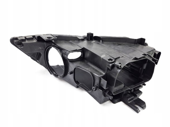 DParts Obudowa reflektora Audi Q3 8U Xenon lift prawa (2014-2018) Reflekotra housing xenon lamp can - audi q3 8u lift 14-18 right