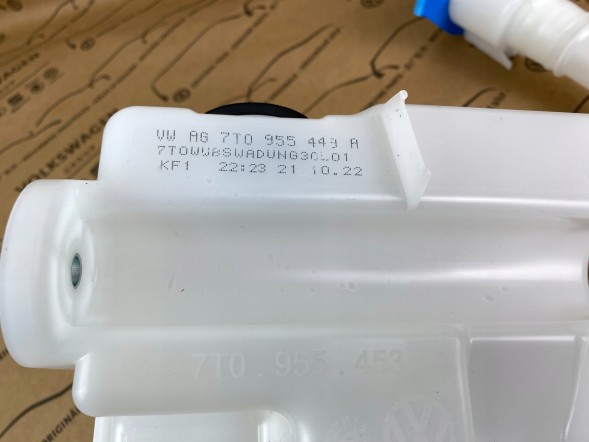 Volkswagen OE 7T0955449A / 7T0955453A Gd vw t7 washer reservoir 7t0955449a 7t0955453a original