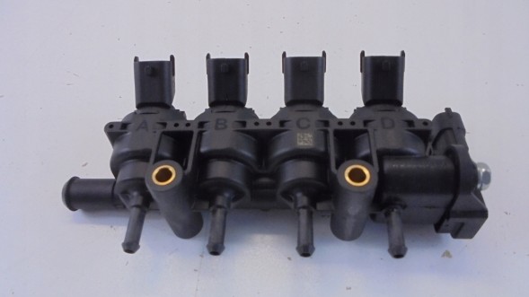 Renault OE 175230616R Dash duster ii injection rail