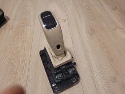 BMW OE MASERATI GHIBLI LEVANTE GAŁKA WYBIERAK ZMIANY BIEGÓW JASNA SKÓRA 670105541 Maserati ghibli levante shift selector knob light leather 670105541