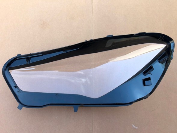 WOLLER L.169/342. Headlight glass lampshade right front for mercedes cla w118 2019-2023