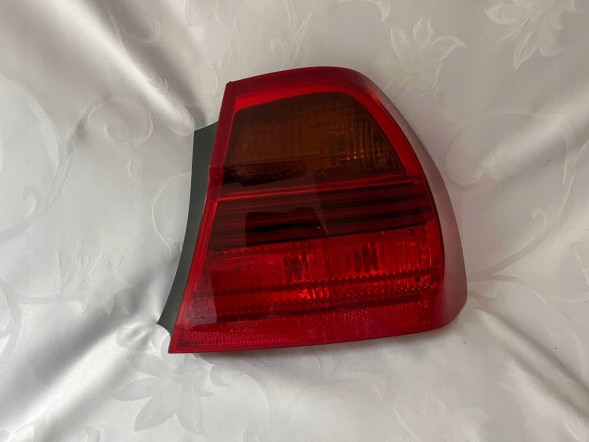 BMW OE  Bmw 3 e90 lamp right rear sdn 2004-2008 6937458