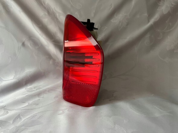 BMW OE  Bmw 3 e90 lamp right rear sdn 2004-2008 6937458