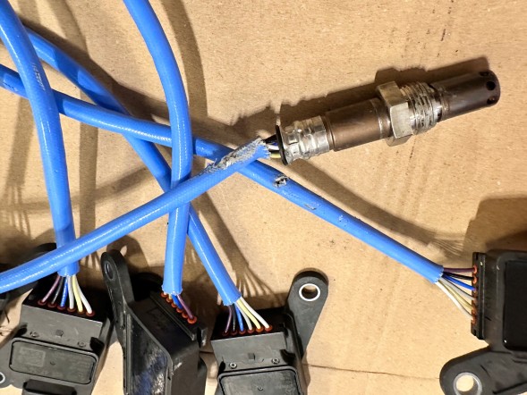 Mercedes-Benz OE MGA12111 Nox sensor probe mercedes a0009054714 denso new .