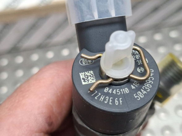 Fiat OE S26340352 Injector bosch 0445110418 fiat ducato iveco daily 2.3mjet 2011-