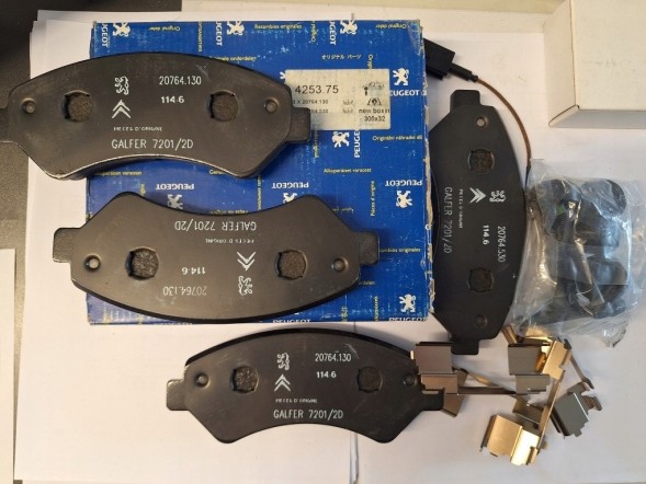 Peugeot OE  Brake pads front jumper boxer oe 425375
