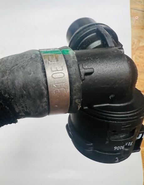 Porsche OE 992121379A Porsche 911 992 hose for additional water pump 992121379