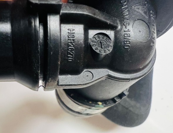 Porsche OE 992121379A Porsche 911 992 hose for additional water pump 992121379