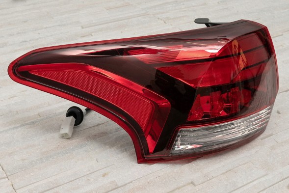 Venus LTD  Mitsubishi outlander iii gf 2015-2021 rear body lamp left 8330a997