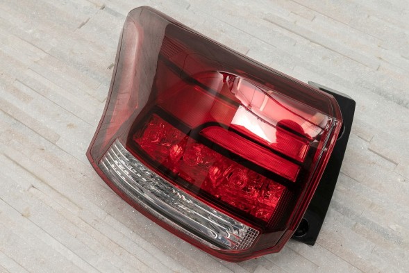 Venus LTD  Mitsubishi outlander iii gf 2015-2021 rear body lamp left 8330a997