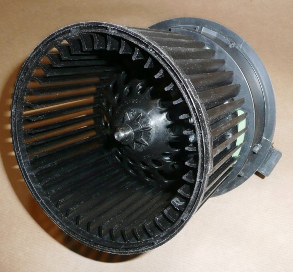 Renault OE 272100975R Blower heat.D sandero ii