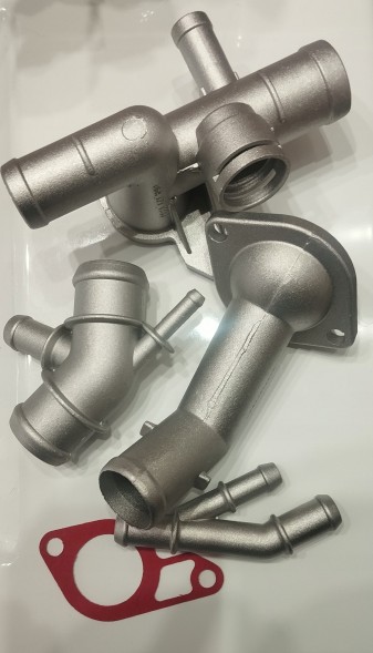 CHINA  Aluminium radiator set vw golf mk4 audi tt 06a 121133 j jetta gti1,8