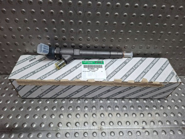 Fiat OE  Injector bosch 0445110418 504389548 fiat ducato iveco daily 2.3mjet 2011