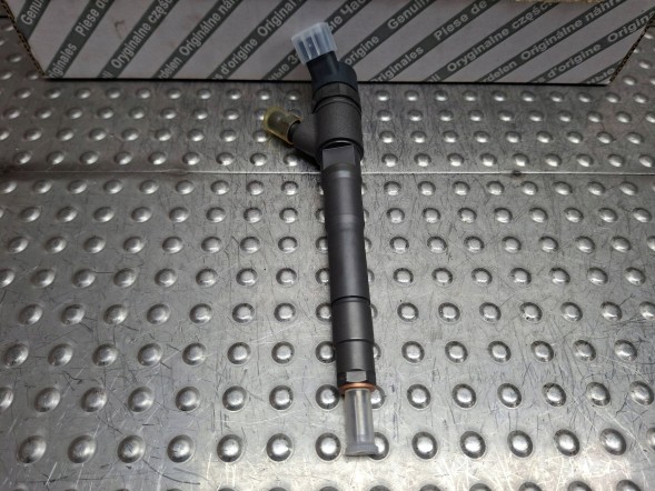 Fiat OE  Injector bosch 0445110418 504389548 fiat ducato iveco daily 2.3mjet 2011
