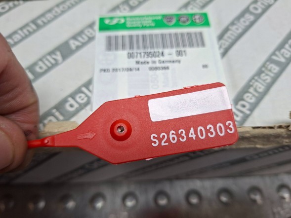 Fiat OE  Injector bosch 0445110418 504389548 fiat ducato iveco daily 2.3mjet 2011