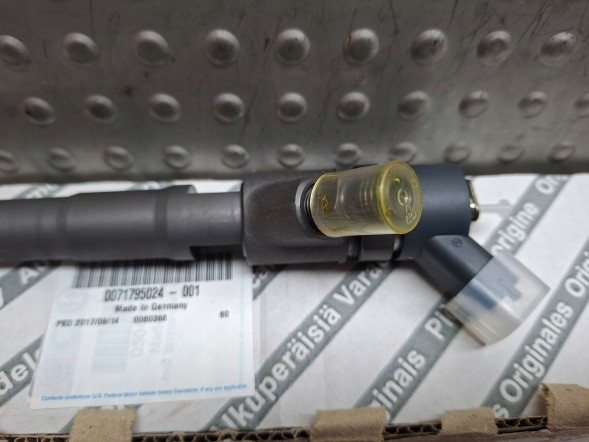 Fiat OE S26340315 Injector bosch 0445110418 fiat ducato iveco daily 2.3 mjet 2011-