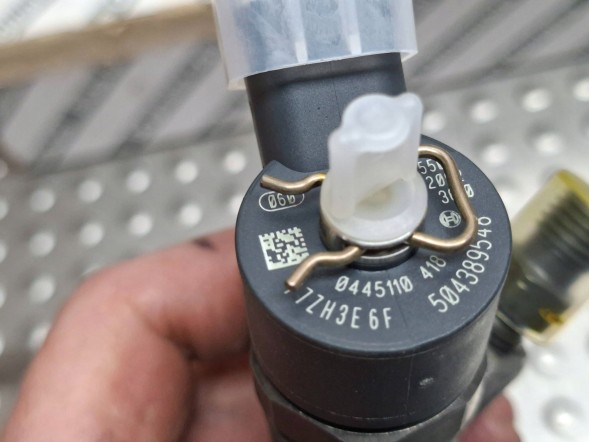 Fiat OE S26340315 Injector bosch 0445110418 fiat ducato iveco daily 2.3 mjet 2011-