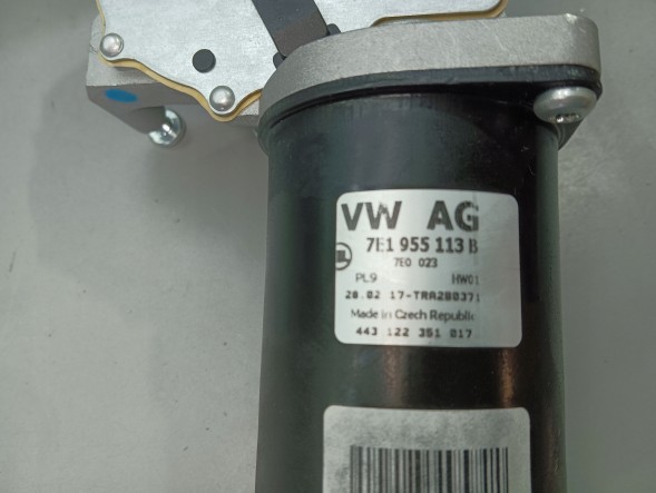 Volkswagen OE 7E1955113B New wiper motor vw t5 t6 4pin 7e1955113b