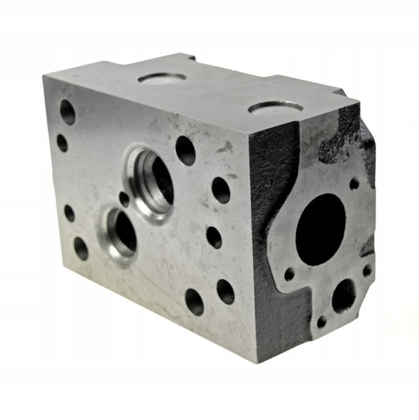 thm Z/5/31/N Zetor 6211 7211 7745 engine head without valves without plate springs and with