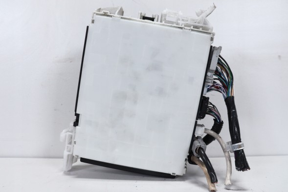 Toyota OE  Comfort module bsi toyota yaris cross (20-) eu original 89221-0da60