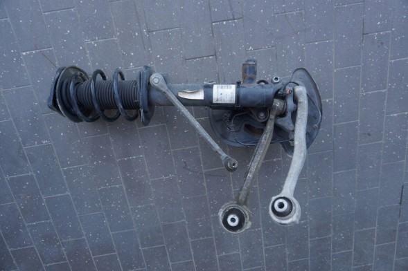 Mercedes-Benz OE 20305, 20446, A2043233000 MERCEDES W207 ПОДУШКА ПОВОРОТНИКА ПРАВА ПЕРЕДНЯ