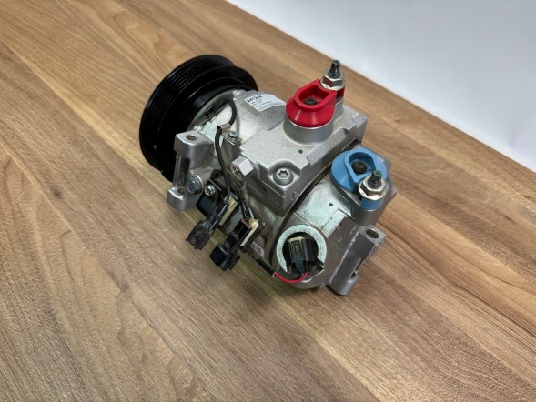 Volvo OE КОМПРЕСОР КОНДИЦІОНЕРА ВАНТАЖНИЙ 241244 VOLVO S60 XC60 36011359