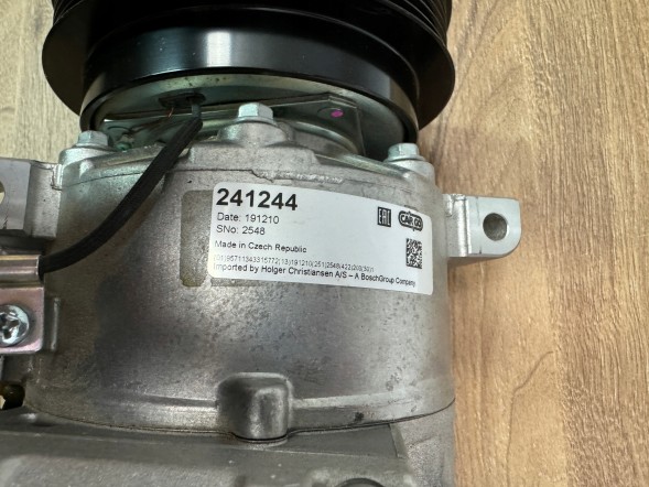 Volvo OE КОМПРЕСОР КОНДИЦІОНЕРА ВАНТАЖНИЙ 241244 VOLVO S60 XC60 36011359