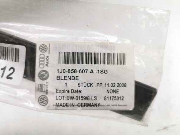 Volkswagen OE Оздоблення VW Golf 1998-2001 OE 1J0858607A 1J0858607A1SG