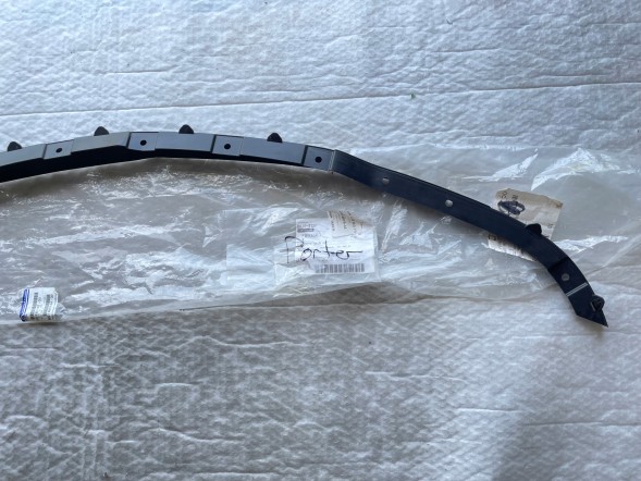 Dodge OE 0053301187 68214819 AA 68214819AA 68214819AA001 spoiler spojler nakładka dokładka dolna dolny zderzaka przedniego lewa lewy lewo przednia przód ОРИГ. СПОЙЛЕР НАКЛАДКА БАМПЕРА DODGE CHARGER 2015-2023 ЛІВИЙ ПЕРЕДНІЙ