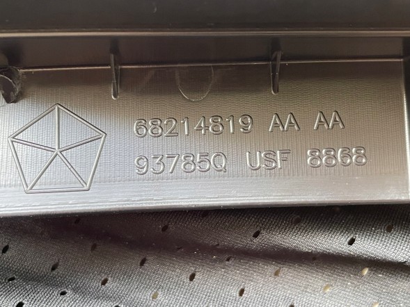 Dodge OE 0053301187 68214819 AA 68214819AA 68214819AA001 spoiler spojler nakładka dokładka dolna dolny zderzaka przedniego lewa lewy lewo przednia przód ОРИГ. СПОЙЛЕР НАКЛАДКА БАМПЕРА DODGE CHARGER 2015-2023 ЛІВИЙ ПЕРЕДНІЙ