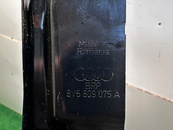 Audi OE 8V5809075A PRÓG LEWY SŁUPEK AUDI A3 8V5 СЕДАН РАМА ЛІВА СТІЙКА 8V5809075A