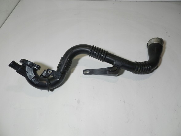 Renault OE WĄŻ RURA INTERCOOLERA POWIETRZA RENAULT CAPTUR I CLIO IV 0.9 TCe 144605243R ШЛАНГ ПОВІТРЯНОЇ ІНТЕРКУЛЕРА RENAULT CAPTUR І CLIO IV 0.9TCe 144605243R