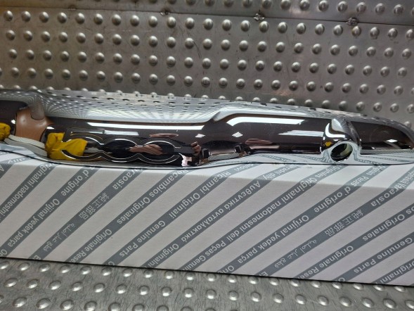 Fiat OE S26337882 ХРОМОВАНА НАКЛАДКА КЛАПАНА 0735516207 FIAT 500 2007-