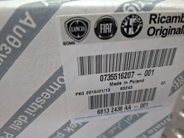 Fiat OE S26337882 ХРОМОВАНА НАКЛАДКА КЛАПАНА 0735516207 FIAT 500 2007-