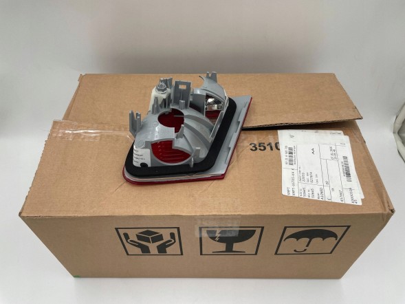 BMW OE MRKA 6920705 BMW 3 E46 Купе Ліва Задня Фара 6920705