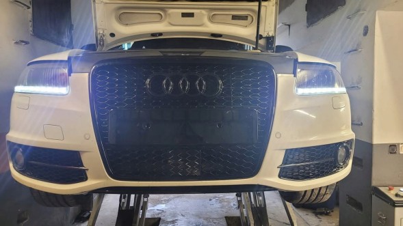 Китай AUDI A6 C6 GRILL ATRAPA CHŁODNICY PLASTER MIODU 04-12 CZARNY POŁYSK Муляж решітки радіатора Audi A6 C6, чорний глянсовий, 2004-2012