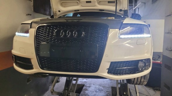 Китай AUDI A6 C6 GRILL ATRAPA CHŁODNICY PLASTER MIODU 04-12 CZARNY POŁYSK Муляж решітки радіатора Audi A6 C6, чорний глянсовий, 2004-2012