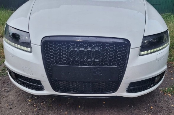 Китай AUDI A6 C6 GRILL ATRAPA CHŁODNICY PLASTER MIODU 04-12 CZARNY POŁYSK Муляж решітки радіатора Audi A6 C6, чорний глянсовий, 2004-2012