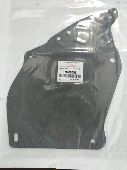 Mitsubishi OE 5370B493 Накладка на крило Mitsubishi L200