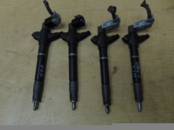 Toyota заводська комплектація 23670-26061 23670-0R090 Інжектор toyota dcri200420 den