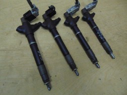 Toyota заводська комплектація 23670-26061 23670-0R090 Інжектор toyota dcri200420 den