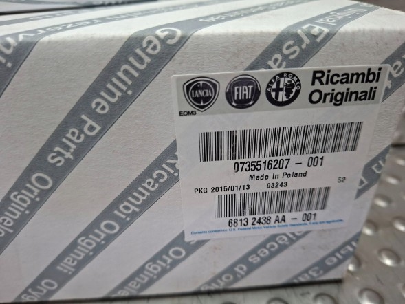 Fiat OE S26337852 ХРОМОВАНА НАКЛАДКА КЛАПАНА 0735516207 FIAT 500 2007-