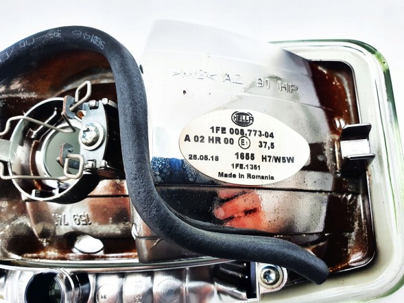 Hella 1FE 008 773-04 1FE.1351 A02HR00 1FE008773-04 Галогенна дальня діяльність hella 1fe 008.773-04 a02hr00 jumbo 320 ff